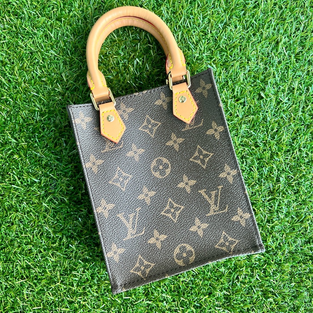 PETIT Monogram